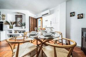 Dining - Tropical Escape - Pool View Oasis with 3 A/Cs (Torrevieja)