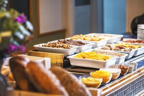 Tägliches Frühstücksbuffet (240 ZAR pro Person)