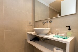 Apartment, Mountain View | Bathroom - Austral Apartamentos by Pacifico Apart (Ushuaia)