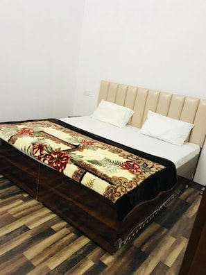 Standard Room | Free WiFi