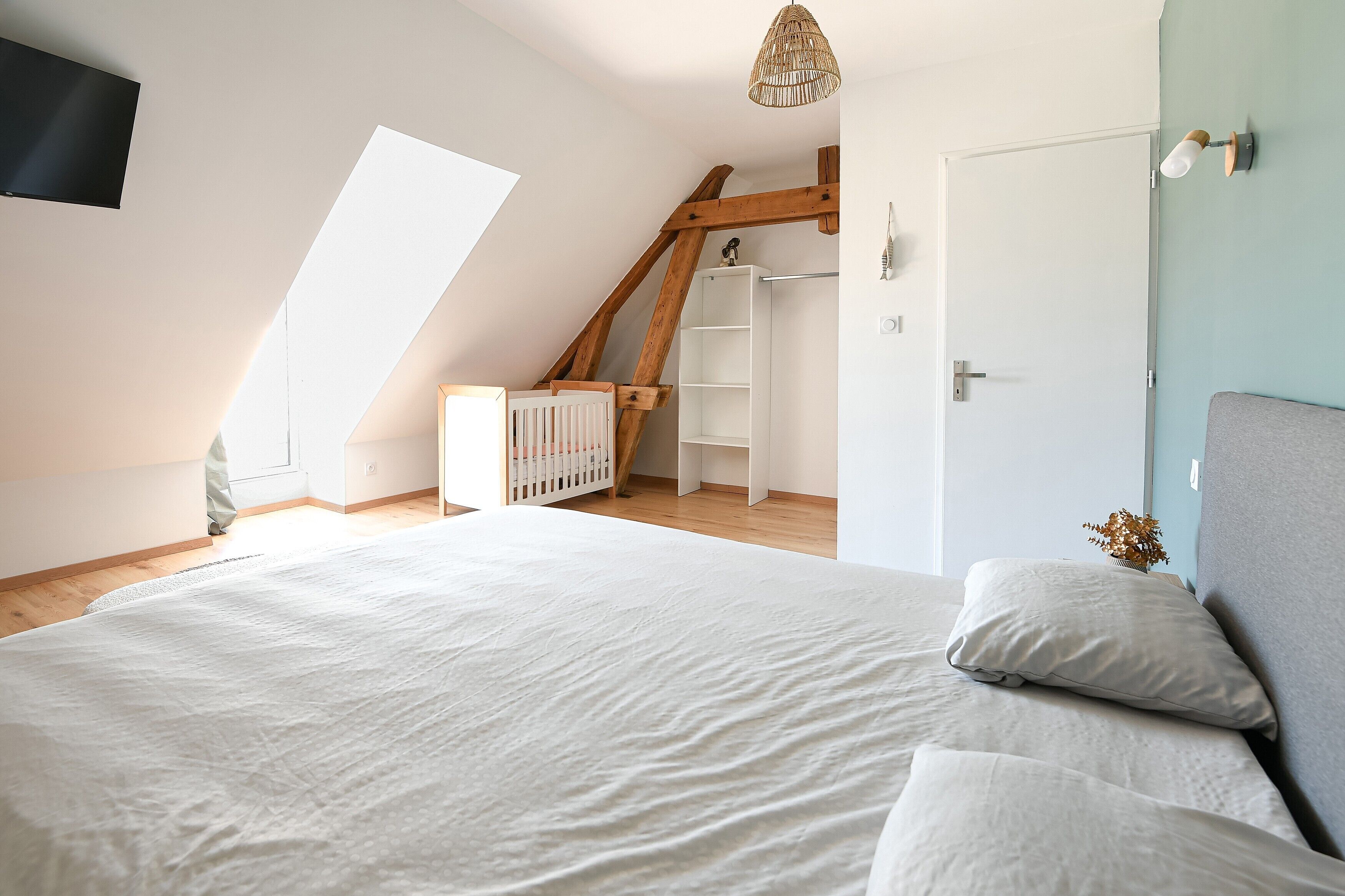 2 habitaciones, insonorización y ropa de cama 