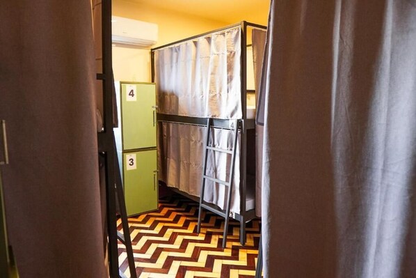 Dormitorio compartido Deluxe | Tabla de planchar con plancha y wifi gratis 