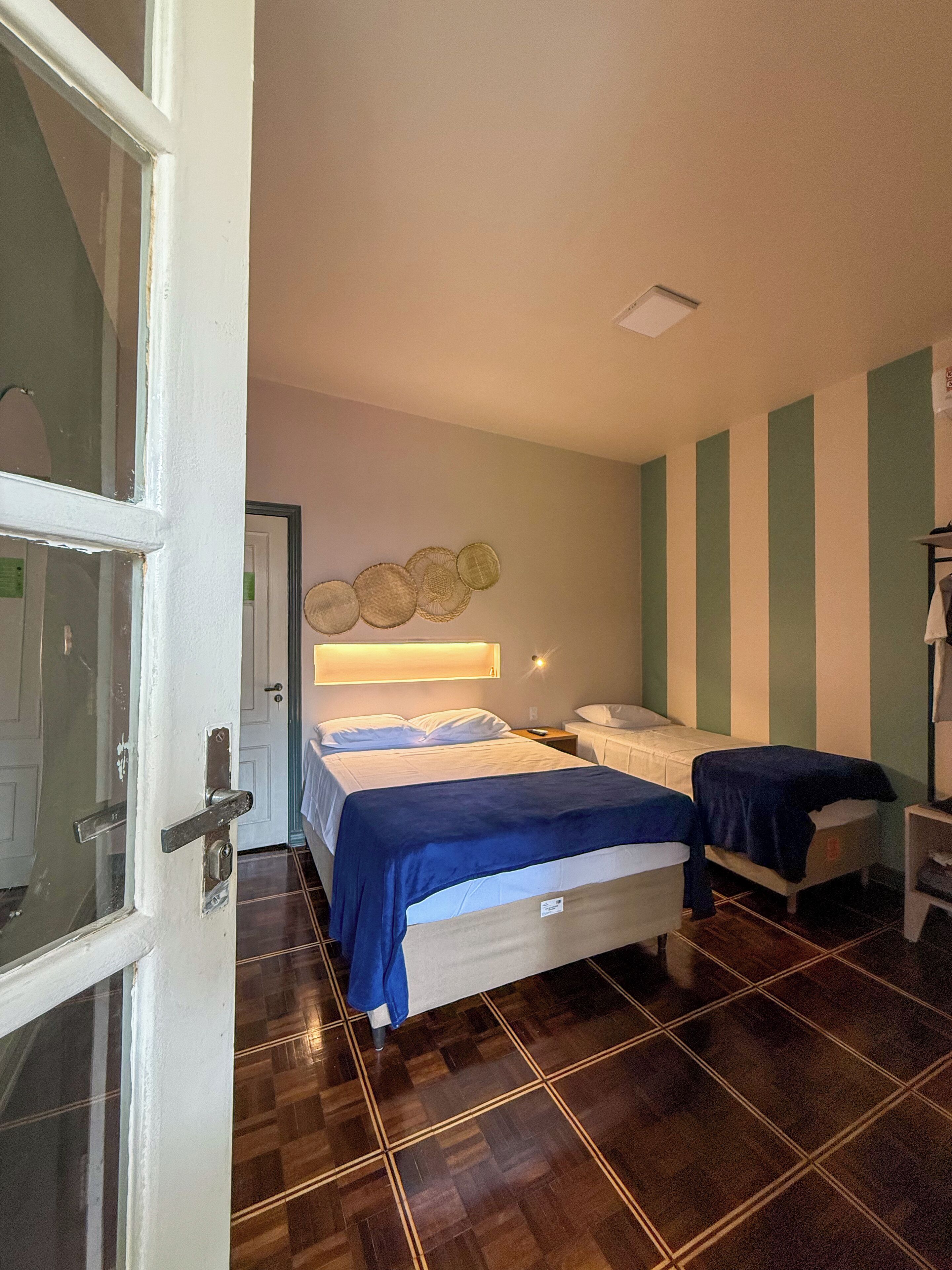 Deluxe Triple Room | Iron/ironing board, free WiFi