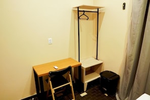 Basic Twin Room | Iron/ironing board, free WiFi