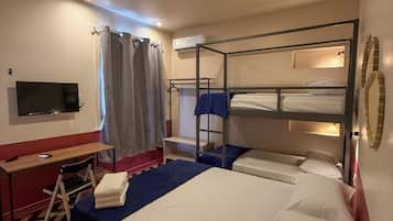 Superior Quadruple Room | Iron/ironing board, free WiFi