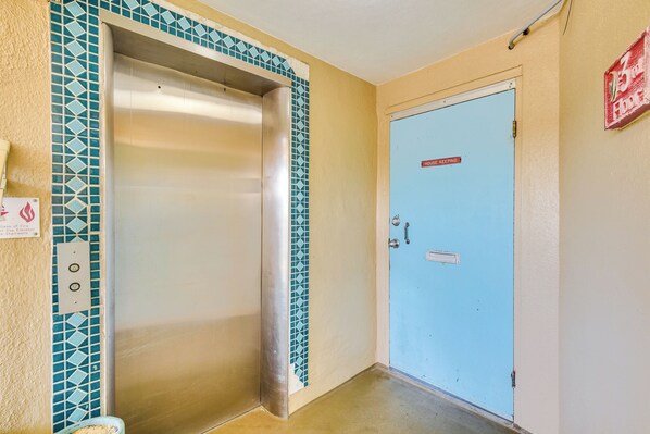 Apartment (0 Bedroom) | Interior - Oceanfront Gem - Walk to Daytona Beach Pier! (Daytona Beach)