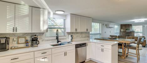 House (4 Bedrooms) | Interior