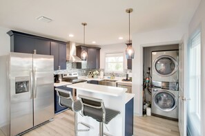 House (2 Bedrooms) | Interior - Sunny Fort Myers Home: Golf, Shop & Relax! (Fort Myers)