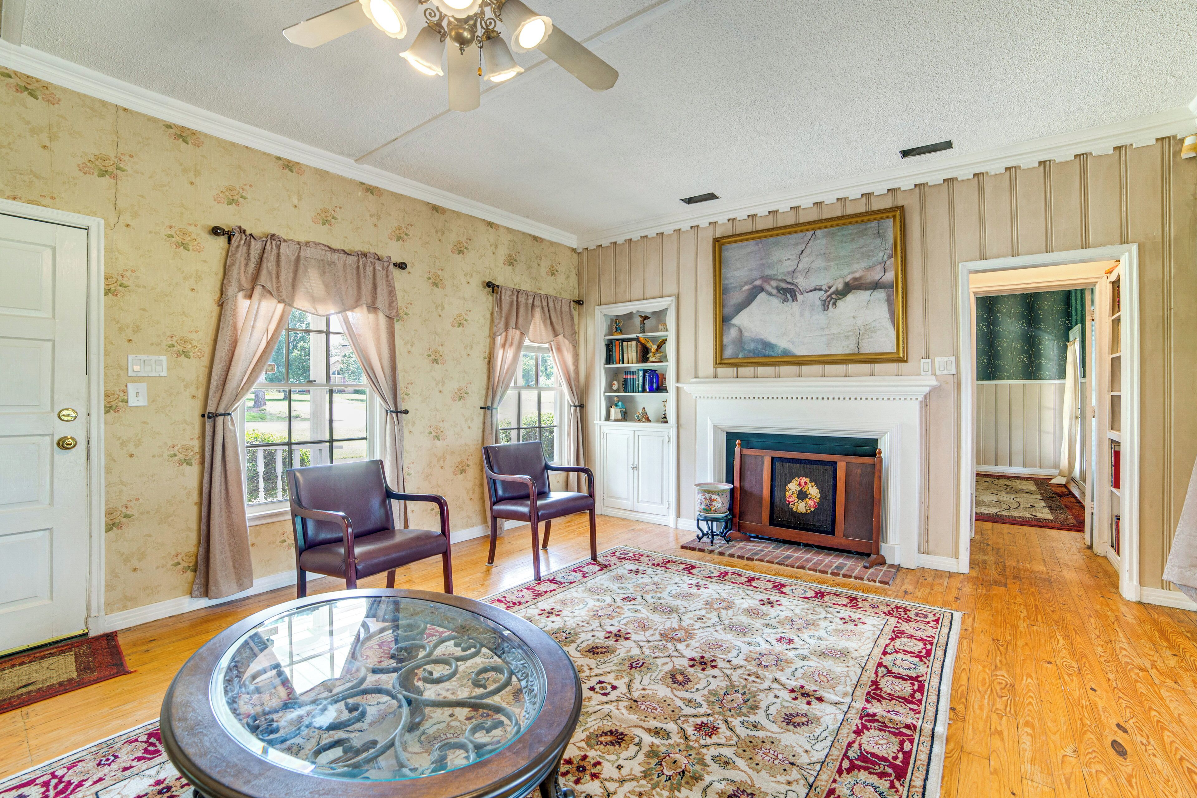 House (5 Bedrooms) | Interior