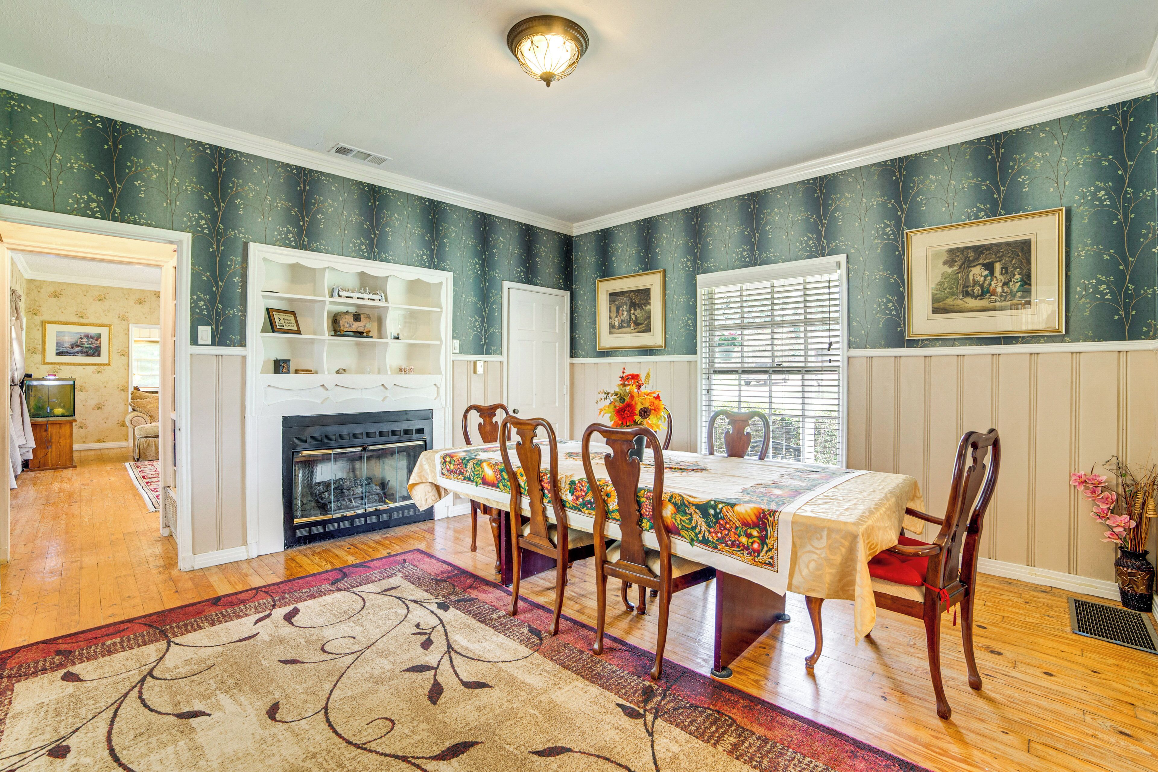 House (6 Bedrooms) | Interior