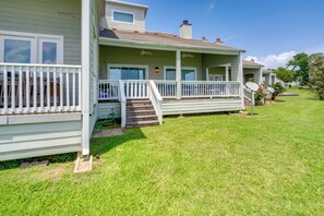 Apartment (3 Bedrooms) | Interior - Boat & Fish: Gem w/ Water Views on Lake Livingston (Livingston)