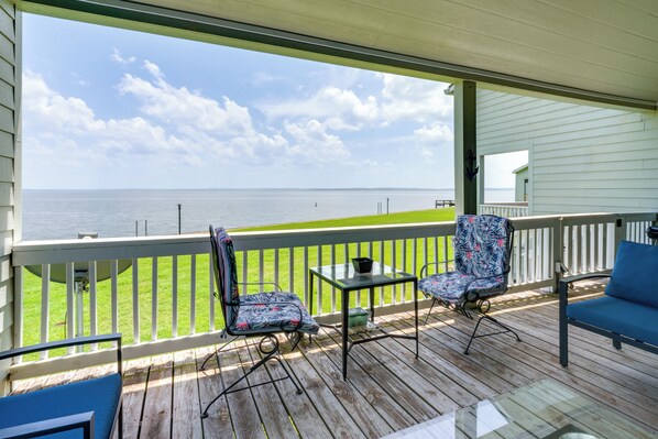 Apartment (3 Bedrooms) | Front of property