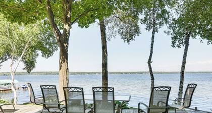 Waterfront Home on Duck Lake: 8 Mi to State Park!