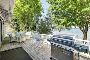 Interior - 8 Mi to State Park: Duck Lake Waterfront Home (Grawn)