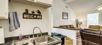 1 Mi to Downtown & Shopping: Quiet Brenham Home