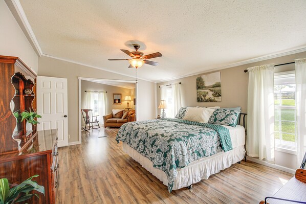 House (4 Bedrooms) | Interior - Large Private Yard: Home 16 Mi to Fall Creek Falls (Spencer)