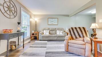 Apartment (2 Bedrooms) | Front of property