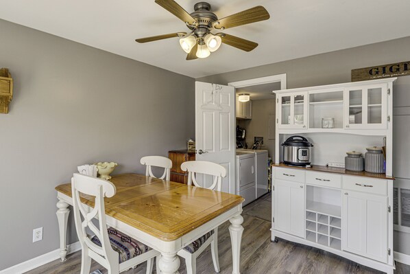 Interior - Townhome 10 Mi to Wpafb & Dayton! (Dayton)