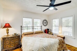 House (5 Bedrooms) | Interior