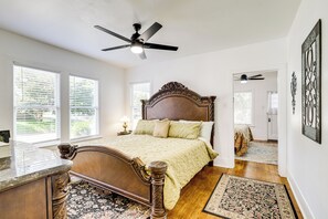 House (5 Bedrooms) | Interior