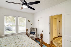 House (5 Bedrooms) | Interior
