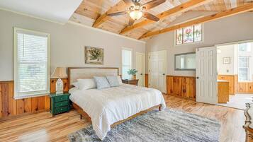 House (6 Bedrooms) | Interior