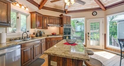 5-story Group Getaway w/ Game Room in Franklin!