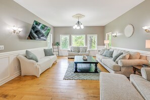 House (6 Bedrooms) | Interior - 5-story Group Getaway w/ Game Room in Franklin! (Franklin)