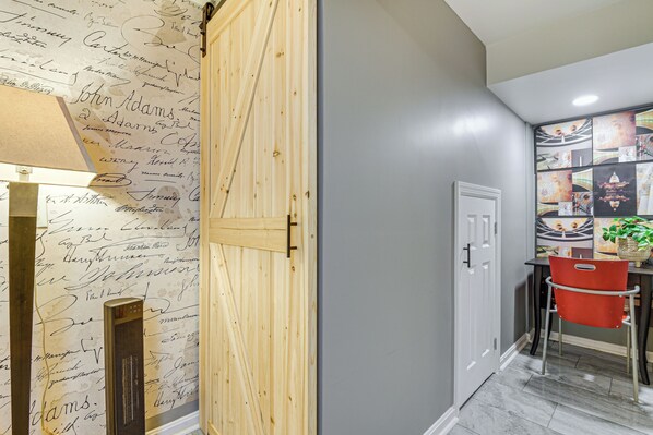 Apartment (0 Bedroom) | Interior