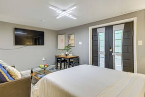 Apartment (0 Bedroom) | Interior