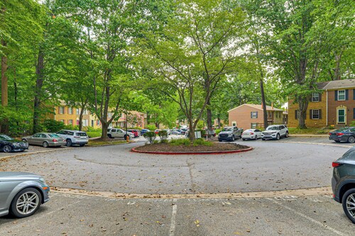 2 Mi to Shops & Eateries: Columbia Condo w/ Patio