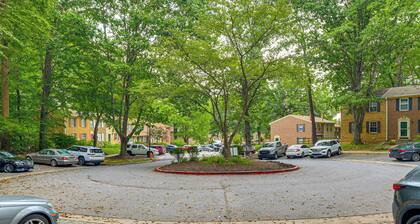 2 Mi to Shops & Eateries: Columbia Condo w/ Patio