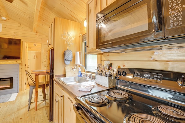 House (2 Bedrooms) | Interior