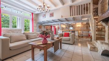 TV, fireplace, DVD player, table tennis