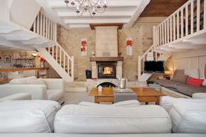TV, fireplace, DVD player, table tennis