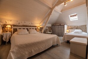 5 bedrooms, iron/ironing board, WiFi