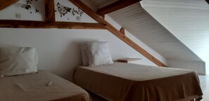 5 bedrooms, iron/ironing board, WiFi