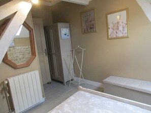 5 camere, ferro/asse da stiro, Wi-Fi