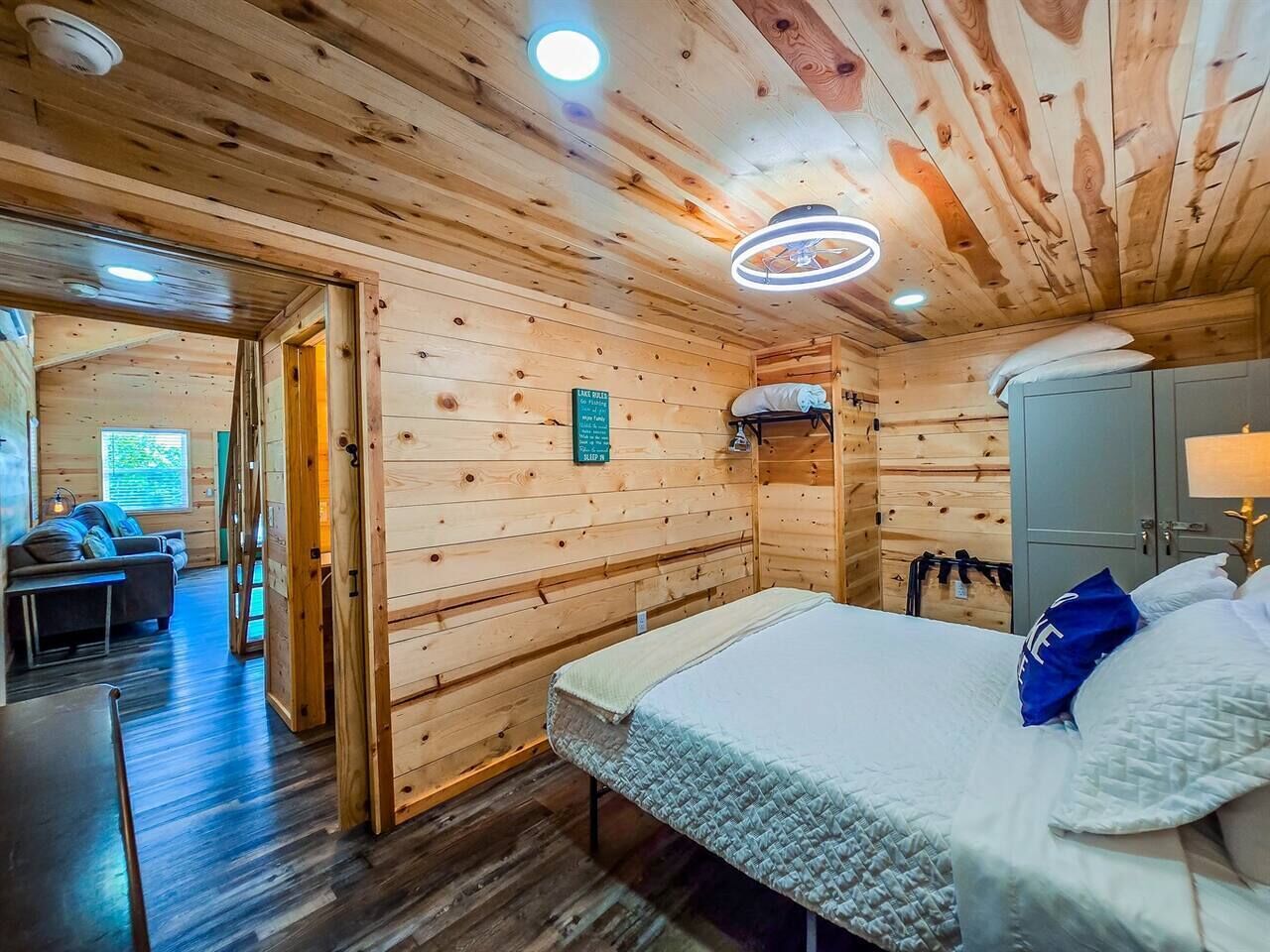 1 chambre, accès au Wi-Fi (inclus), literie fournie