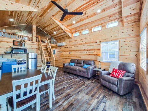 Lakefront Retreat at Belle Starr Marina