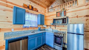 冰箱、微波炉、烤箱、炉灶