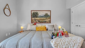 1 bedroom, desk, iron/ironing board, WiFi