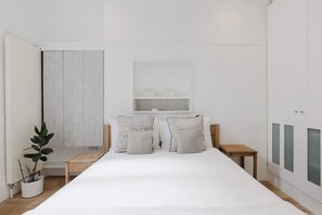 1 bedroom, internet, bed sheets