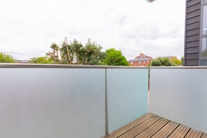 Property grounds - 1BD Flat with Direct City Access, Finsbury Park (Greater London)