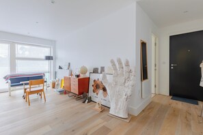 Interior - 1BD Flat with Direct City Access, Finsbury Park (Greater London)