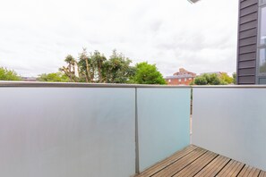 Property grounds - 1BD Flat with Direct City Access, Finsbury Park (Greater London)
