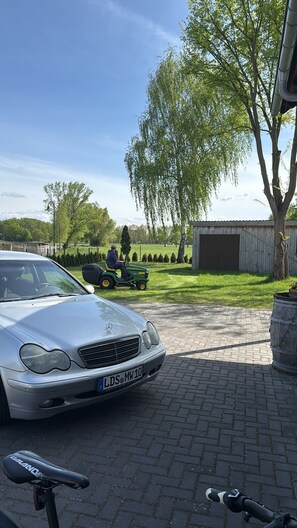 Property grounds - Apartment 'Ferienwohnung Spreewald' with Private Terrace, Shared Garden and Wi-Fi (Schlepzig)