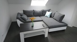 TV - Apartment 'Ferienwohnung Spreewald' with Private Terrace, Shared Garden and Wi-Fi (Schlepzig)