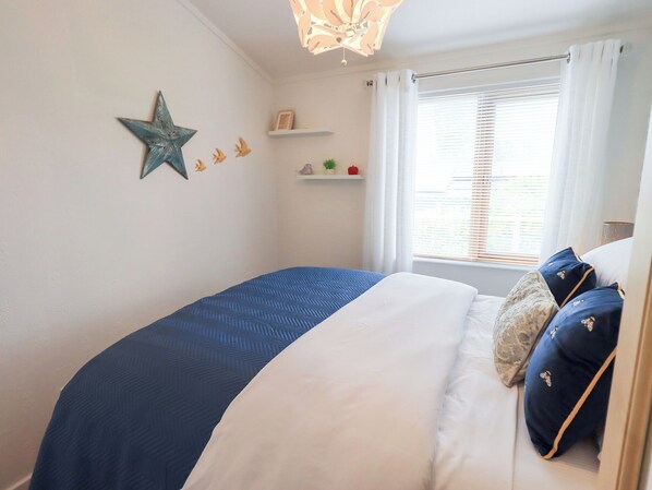 2 bedrooms, individually decorated, individually furnished, free WiFi