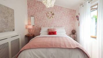 2 bedrooms, individually decorated, individually furnished, free WiFi